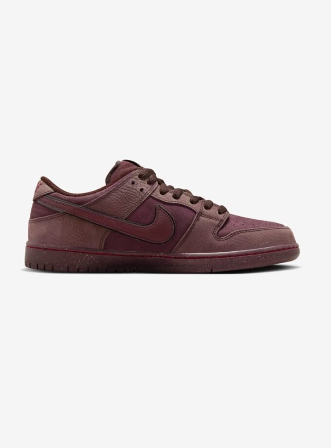 Nike SB Dunk Burgundy Crush